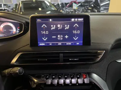 Peugeot 3008 2018 - 13990 EUR, 119000 km - 119000km - foto 22 de 38