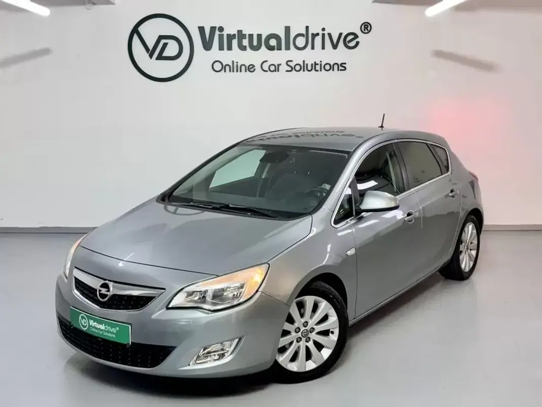 Opel Astra 2012 - 6250 EUR, 154000 km - AUTO.MOTO.pt - 154000km - foto 19 de 52
