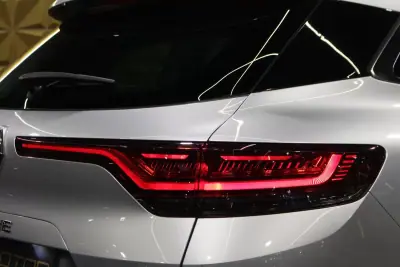 Renault Mégane Sport Tourer 2021 - 15290 EUR, 168000 km - AUTO.MOTO.pt - 168000km - foto 8 de 30