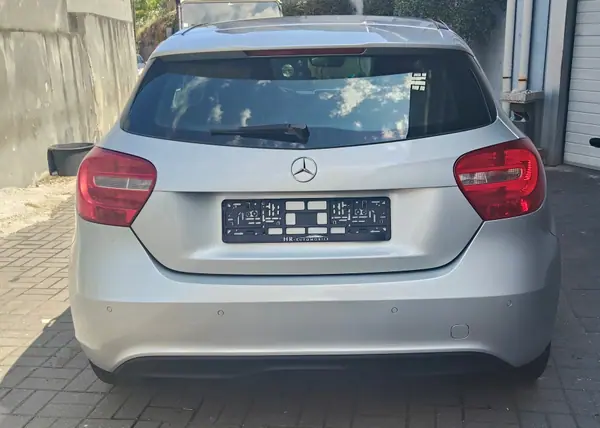 Mercedes-Benz A 180 2013 - 9990 EUR, 195000 km - AUTO.MOTO.pt - 195000km - foto 4 de 10