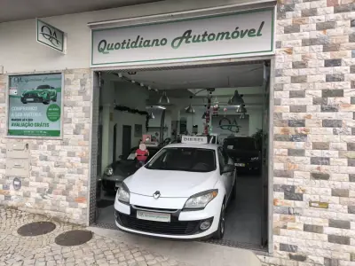 Renault Mégane 1.5 DCI III Hatchback 2013 - 4950 EUR, 317737 km - AUTO.MOTO.pt - 317737km - foto 24 de 50