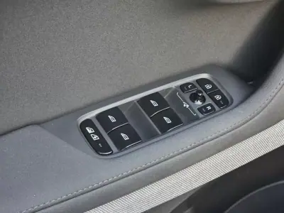 Polestar 2 2022 - 28499 EUR, 87850 km - 87850km - foto 9 de 47