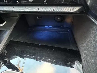 Peugeot 3008 2019 - 13900 EUR, 190000 km - AUTO.MOTO.pt - 190000km - foto 49 de 59
