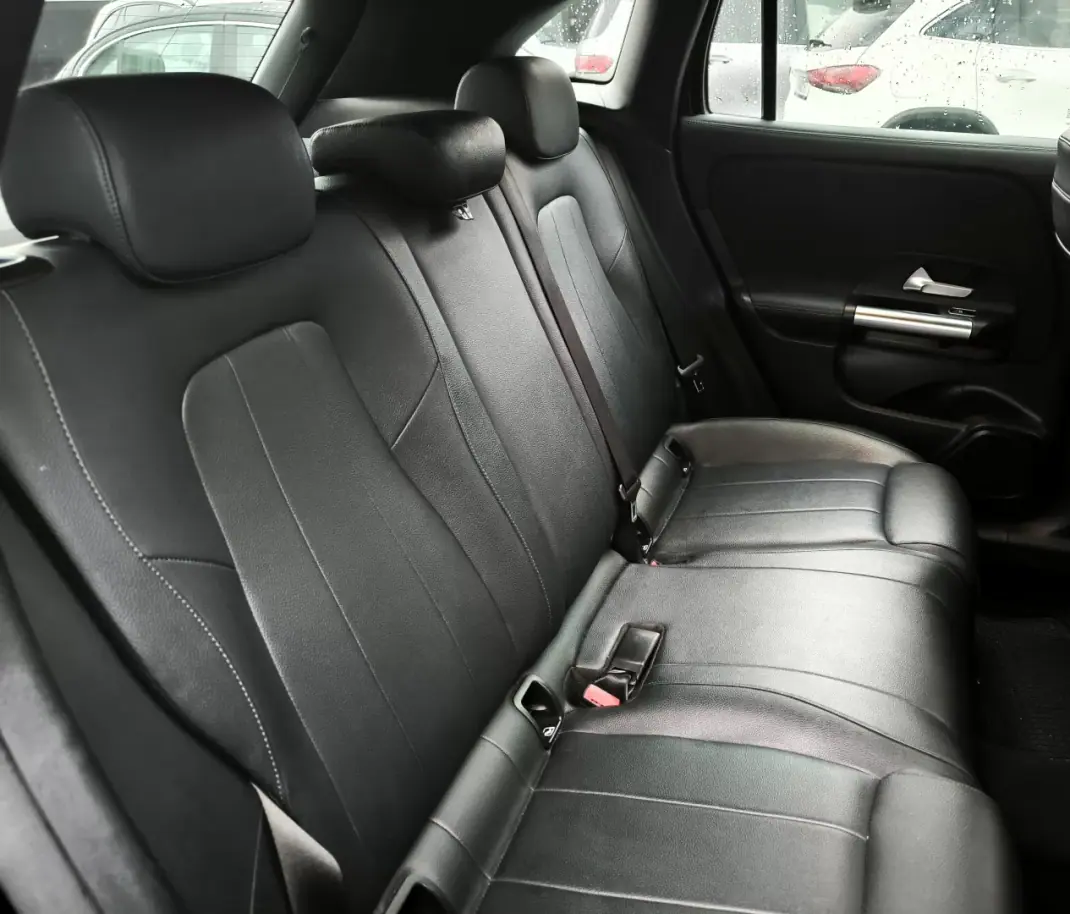 Mercedes-Benz GLA 200 2021 - 28950 EUR, 169900 km - AUTO.MOTO.pt - 169900km - foto 8 de 8
