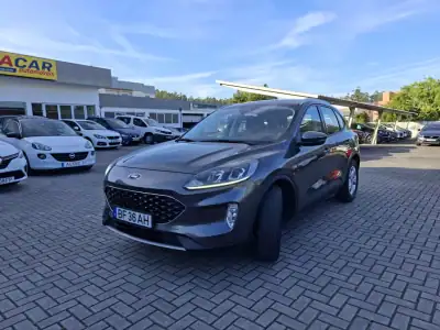 Ford Kuga 2021 - 21000 EUR, 59800 km - AUTO.MOTO.pt - 59800km - foto 2 de 36