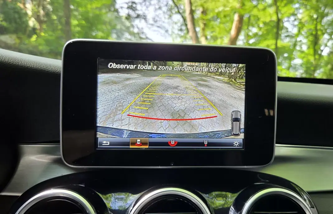 Mercedes-Benz C 200 2015 - 13750 EUR, 234000 km - AUTO.MOTO.pt - 234000km - foto 23 de 23