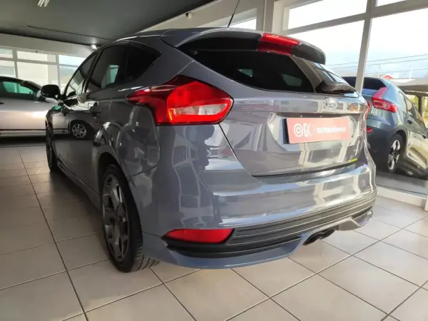 Ford Focus 2015 - 20500 EUR, 125550 km - AUTO.MOTO.pt - 125550km - foto 7 de 40