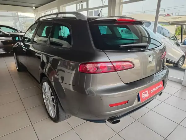 Alfa Romeo 159 Sportwagon 2008 - 7250 EUR, 221050 km - AUTO.MOTO.pt - 221050km - foto 7 de 37