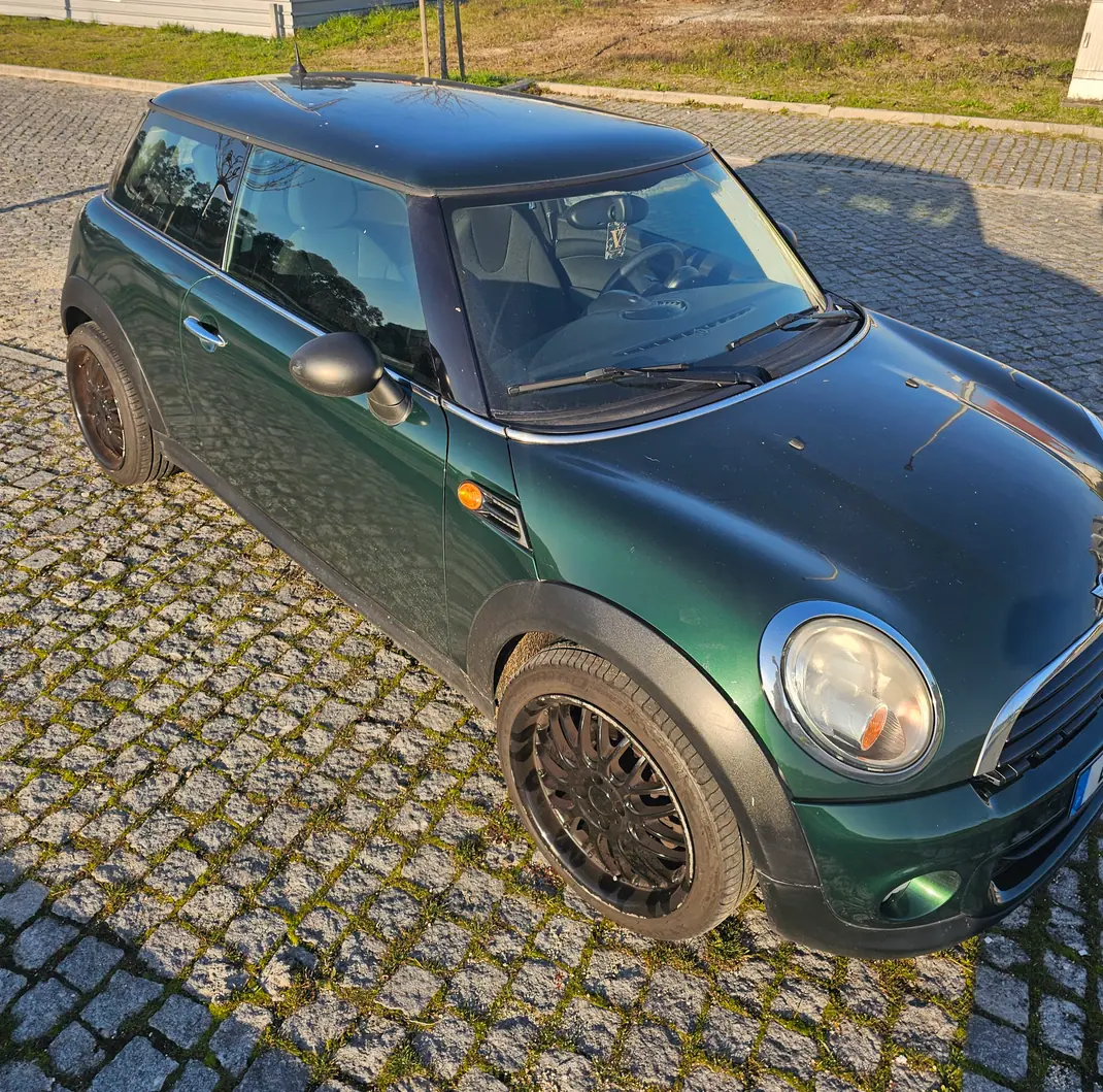 MINI Cooper 2010 - 7650 EUR, 129000 km - AUTO.MOTO.pt - 129000km - foto 8 de 8
