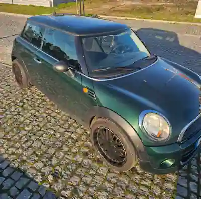 MINI Cooper 2010 - 7650 EUR, 129000 km - AUTO.MOTO.pt - 129000km - foto 8 de 8