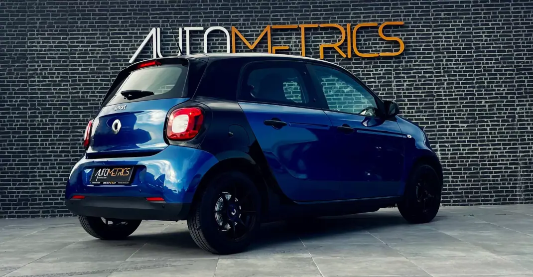 Smart ForFour 2018 - 11500 EUR, 91000 km - AUTO.MOTO.pt - 91000km - foto 8 de 13