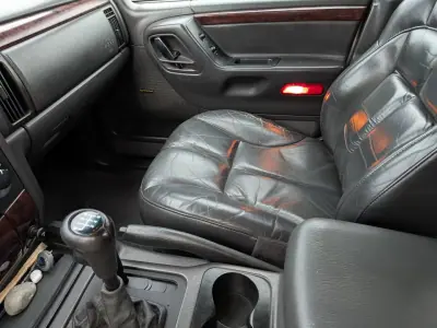 Jeep Grand Cherokee 1999 - 9500 EUR, 300000 km - AUTO.MOTO.pt - 300000km - foto 14 de 14