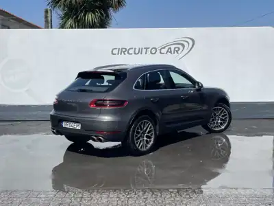 Porsche Macan 2014 - 34900 EUR, 215608 km - AUTO.MOTO.pt - 215608km - foto 3 de 41