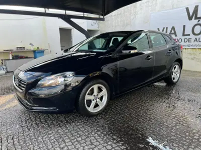 Volvo V40 2016 - 12900 EUR, 178000 km - AUTO.MOTO.pt - 178000km - foto 3 de 8