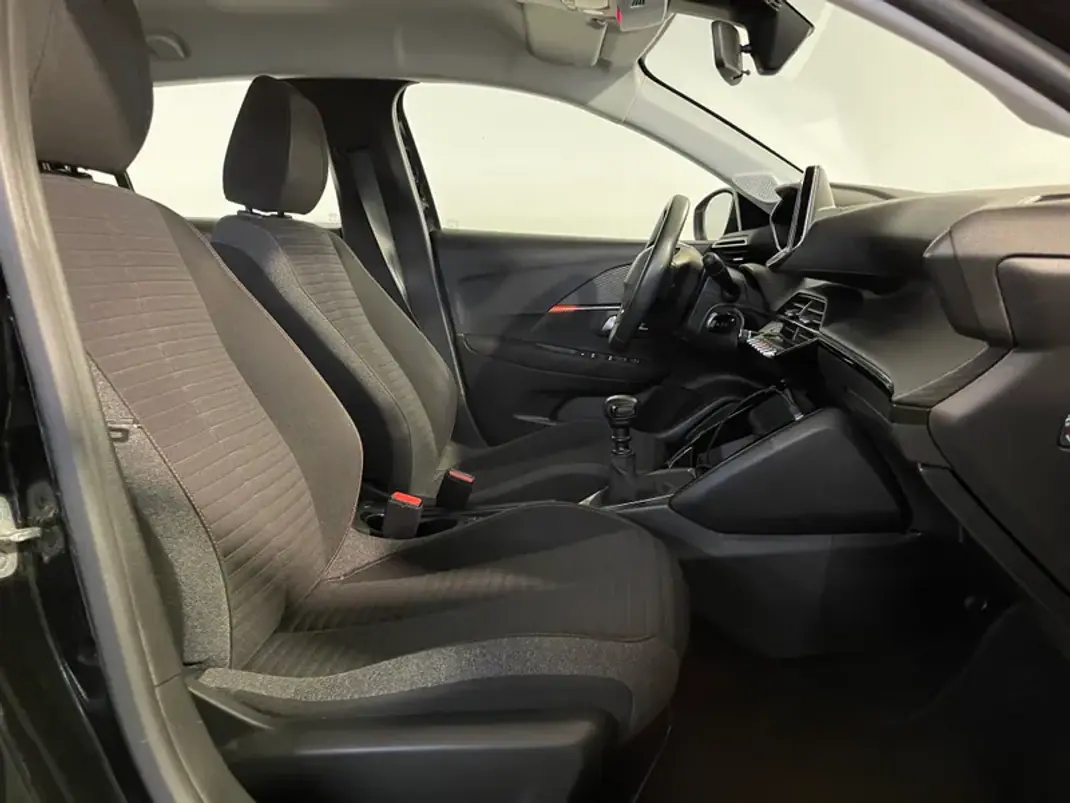 Peugeot 208 2022 - 13450 EUR, 145000 km - AUTO.MOTO.pt - 145000km - foto 14 de 29