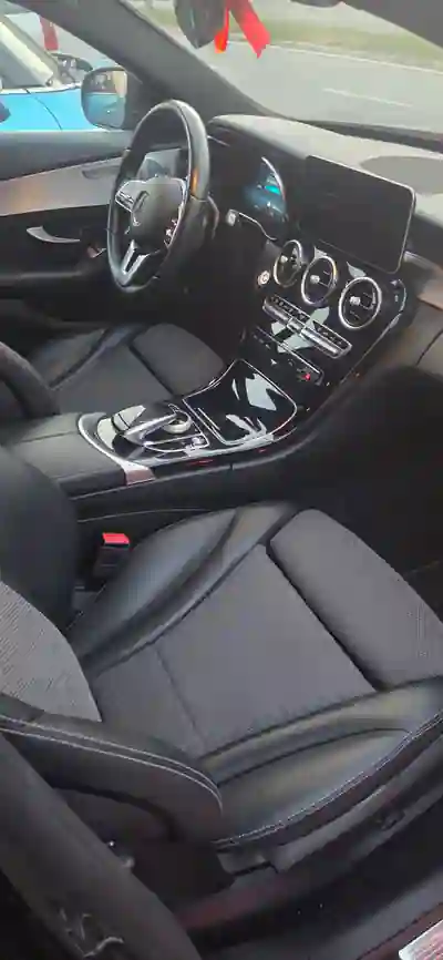 Mercedes-Benz C 300 2020 - 23400 EUR, 186000 km - AUTO.MOTO.pt - 186000km - foto 8 de 14