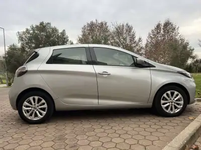 Renault Zoe 2021 - 14965 EUR, 25000 km - AUTO.MOTO.pt - 25000km - foto 13 de 46