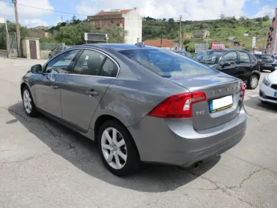 Volvo S60 2016 - 11500 EUR, 236000 km - AUTO.MOTO.pt - 236000km - foto 6 de 11