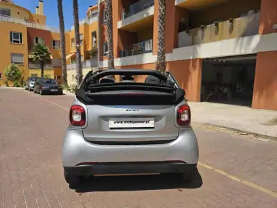 Smart Fortwo Cabrio 2016 - 10780 EUR, 139000 km - AUTO.MOTO.pt - 139000km - foto 10 de 17