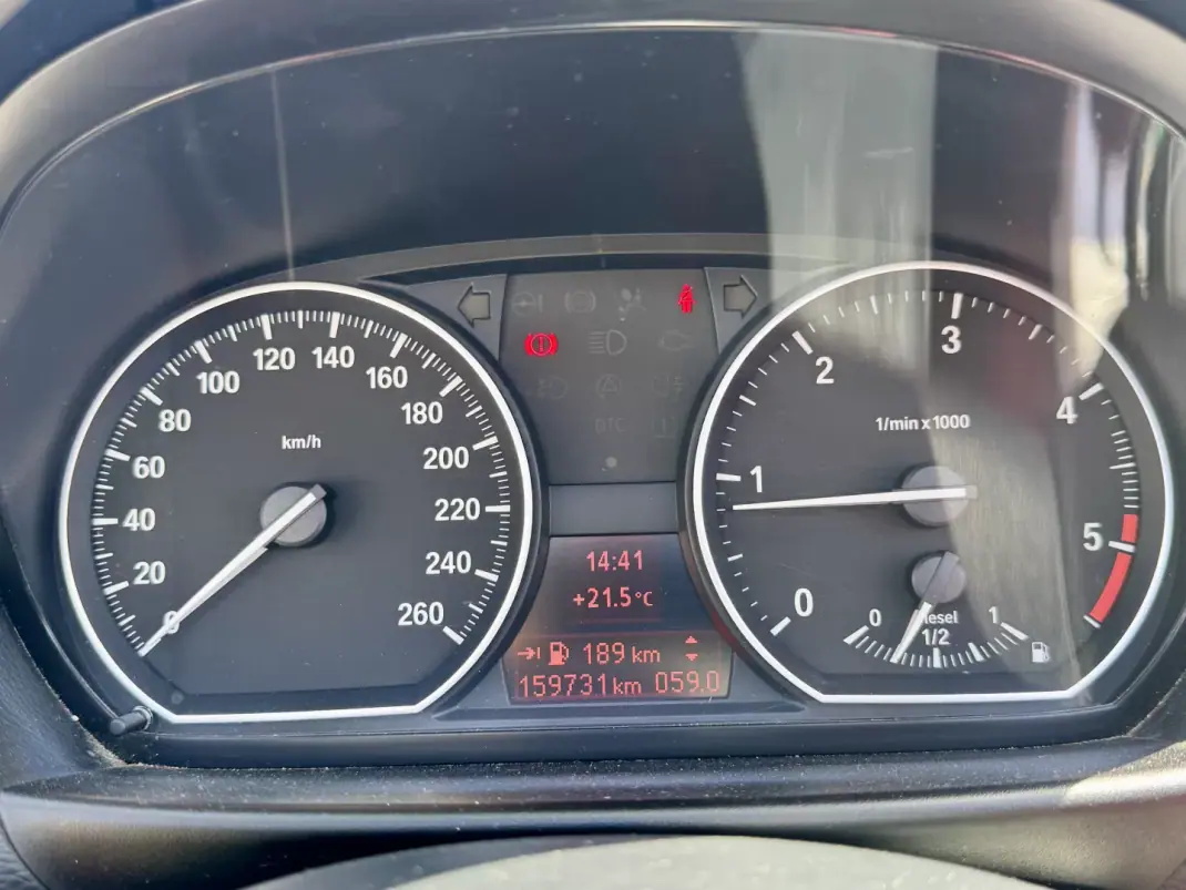 BMW 120 2010 - 14950 EUR, 159000 km - AUTO.MOTO.pt - 159000km - foto 17 de 24