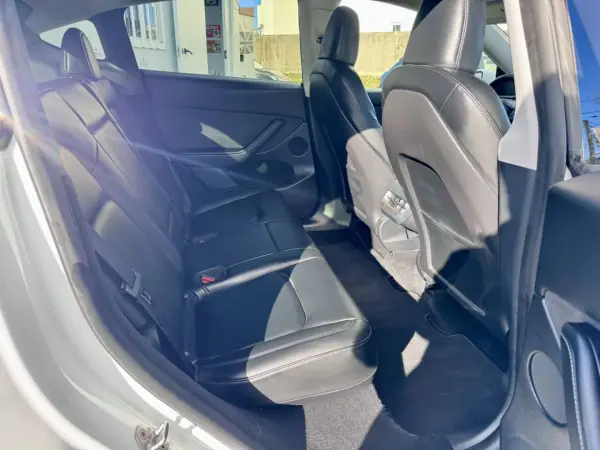 Tesla Model Y 2022 - 39990 EUR, 59000 km - AUTO.MOTO.pt - 59000km - foto 20 de 21