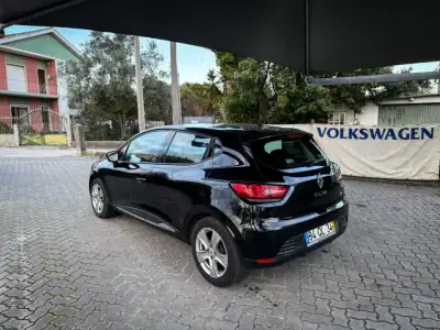 Renault Clio 2015 - 8900 EUR, 139000 km - AUTO.MOTO.pt - 139000km - foto 10 de 12