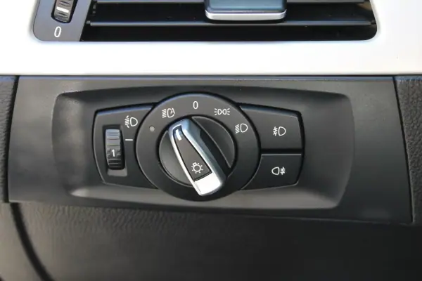 BMW 318 2010 - 10000 EUR, 254000 km - 254000km - foto 21 de 35