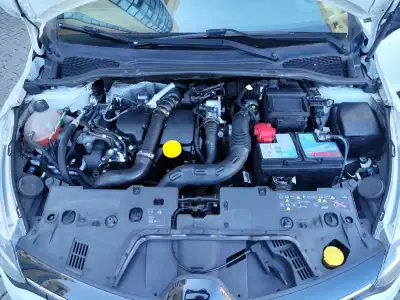 Renault Clio Sport Tourer 2018 - 8980 EUR, 250000 km - AUTO.MOTO.pt - 250000km - foto 21 de 23
