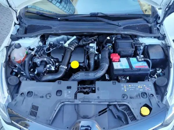 Renault Clio Sport Tourer 2018 - 7500 EUR, 250000 km - AUTO.MOTO.pt - 250000km - foto 21 de 23
