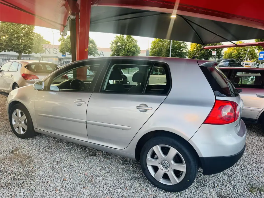Volkswagen Golf 2007 - 6500 EUR, 200000 km - AUTO.MOTO.pt - 200000km - foto 2 de 3