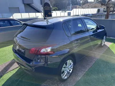 Peugeot 308 2018 - 12500 EUR, 280000 km - AUTO.MOTO.pt - 280000km - foto 10 de 41