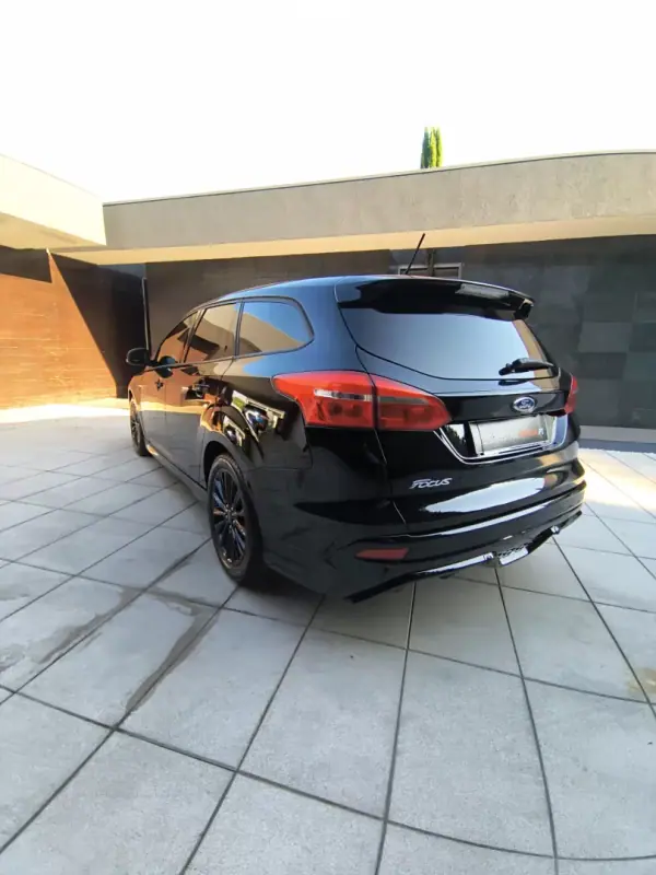 Ford Focus SW 2019 - 13900 EUR, 184000 km - AUTO.MOTO.pt - 184000km - foto 4 de 29