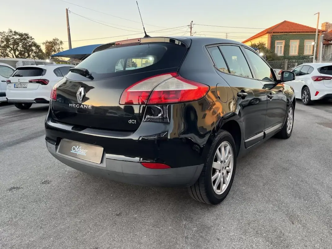 Renault Mégane 2011 - 6750 EUR, 234000 km - AUTO.MOTO.pt - 234000km - foto 5 de 34