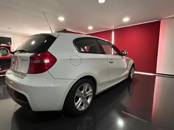 BMW 118 2010 - 10750 EUR, 289185 km - AUTO.MOTO.pt - 289185km - foto 6 de 18