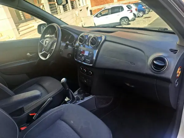 Dacia Sandero 2018 - 8500 EUR, 155000 km - AUTO.MOTO.pt - 155000km - foto 22 de 22