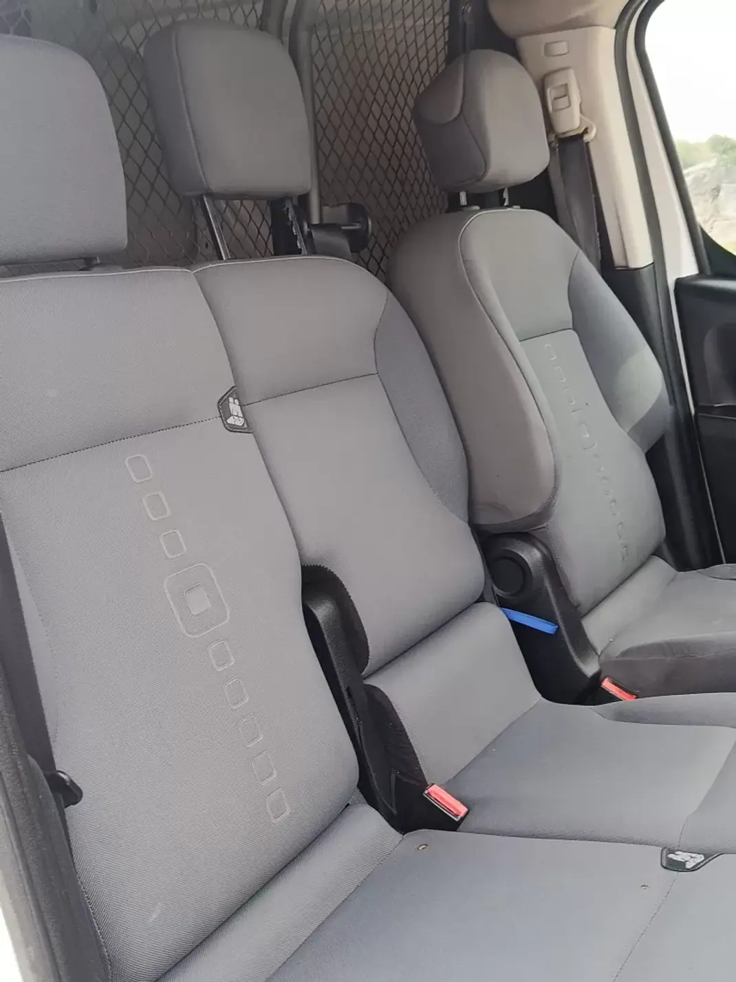 Peugeot Partner 2015 - 6500 EUR, 123 km - 123km - foto 8 de 8