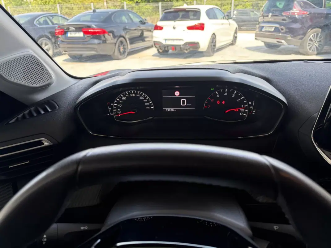 Peugeot 208 2023 - 14990 EUR, 33628 km - AUTO.MOTO.pt - 33628km - foto 11 de 16