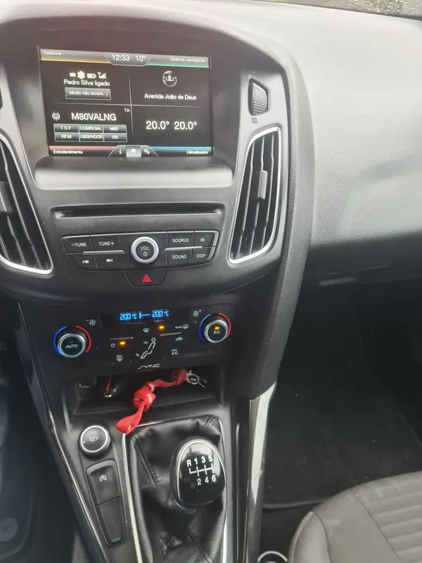 Ford Focus 2014 - 5000 EUR, 296000 km - AUTO.MOTO.pt - 296000km - foto 7 de 9