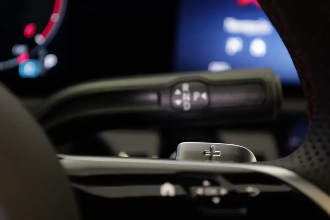 Mercedes-Benz A 180 Limousine 2025 - 39990 EUR, 6272 km - AUTO.MOTO.pt - 6272km - foto 35 de 47