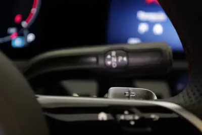 Mercedes-Benz A 180 Limousine 2025 - 39990 EUR, 6272 km - AUTO.MOTO.pt - 6272km - foto 35 de 47