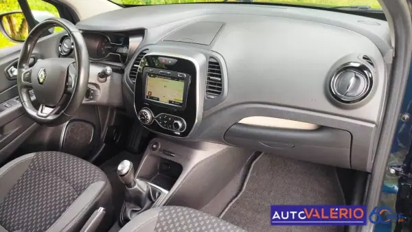 Renault Captur 2019 - 17950 EUR, 35775 km - AUTO.MOTO.pt - 35775km - foto 27 de 34