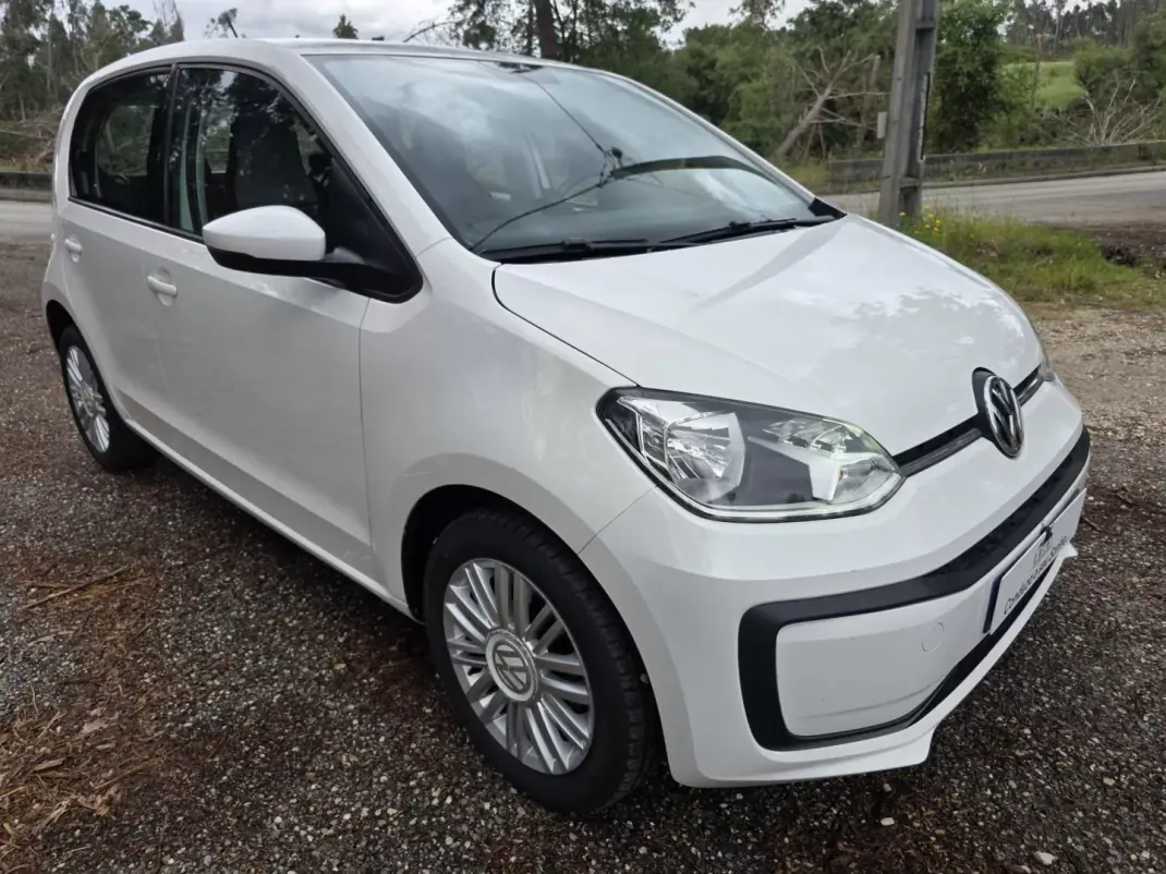 Volkswagen Up! 2016 - 7990 EUR, 152974 km - AUTO.MOTO.pt - 152974km - foto 2 de 71