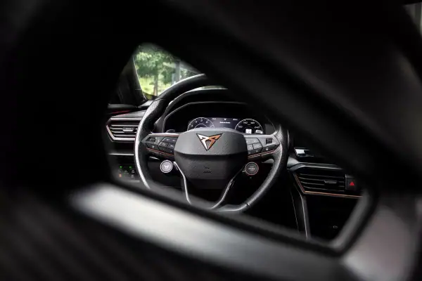 Cupra Formentor 2022 - 59900 EUR, 60788 km - AUTO.MOTO.pt - 60788km - foto 41 de 53