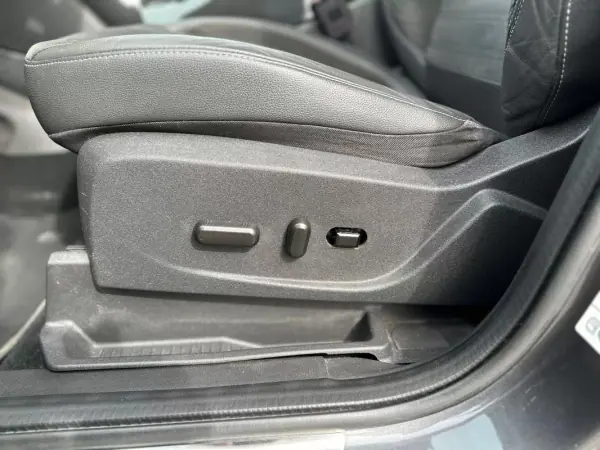 Ford Kuga 2017 - 15450 EUR, 78000 km - AUTO.MOTO.pt - 78000km - foto 34 de 60