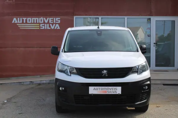 Peugeot Partner 1.5 BlueHDI Premium Longa 2020 - 14990 EUR, 176000 km - AUTO.MOTO.pt - 176000km - foto 3 de 18
