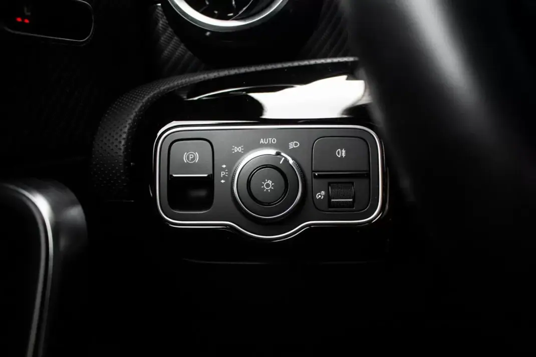 Mercedes-Benz CLA 180 2024 - 33990 EUR, 28922 km - AUTO.MOTO.pt - 28922km - foto 16 de 40