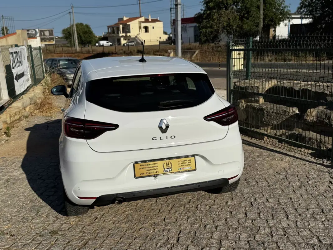 Renault Clio 2021 - 16400 EUR, 88000 km - AUTO.MOTO.pt - 88000km - foto 13 de 20