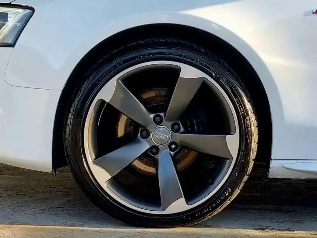 Audi A5 Cabrio 2013 - 14900 EUR, 233000 km - 233000km - foto 19 de 20