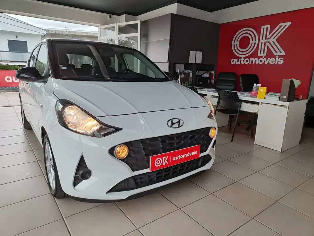 Hyundai i10 2021 - 13950 EUR, 23600 km - AUTO.MOTO.pt - 23600km - foto 1 de 37
