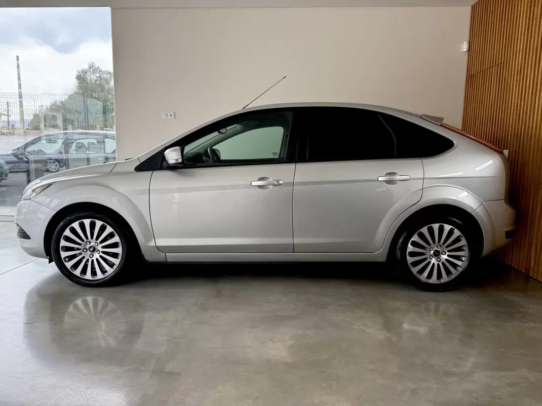 Ford Focus 2008 - 6250 EUR, 241000 km - AUTO.MOTO.pt - 241000km - foto 9 de 60